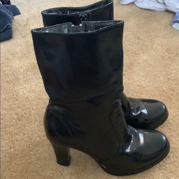 Black boots - Picture 2 of 2